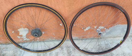 Coppia ruote bici - bici, su